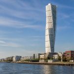 Hsb turning torso: historia, diseño y claves del rascacielos más icónico de Suecia